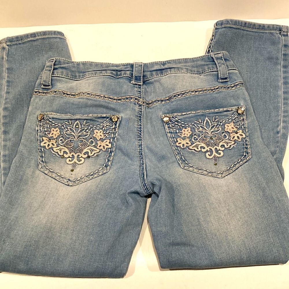 Knox Rose Embroidery Crop Skinny Jeans size 4